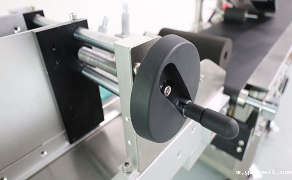 即打即贴贴标机,贴标机,全自动贴标机厂家