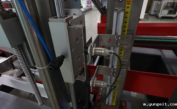 一字型全自动封箱机,封箱机设备,封箱机