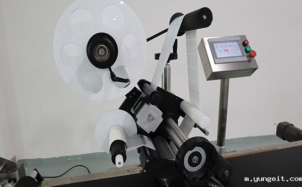 缓存打印贴标机,贴标机设备,转角贴标机