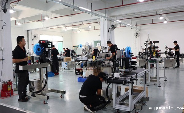 全自动双侧面贴标机,侧面贴标机,全自动贴标机生产厂家